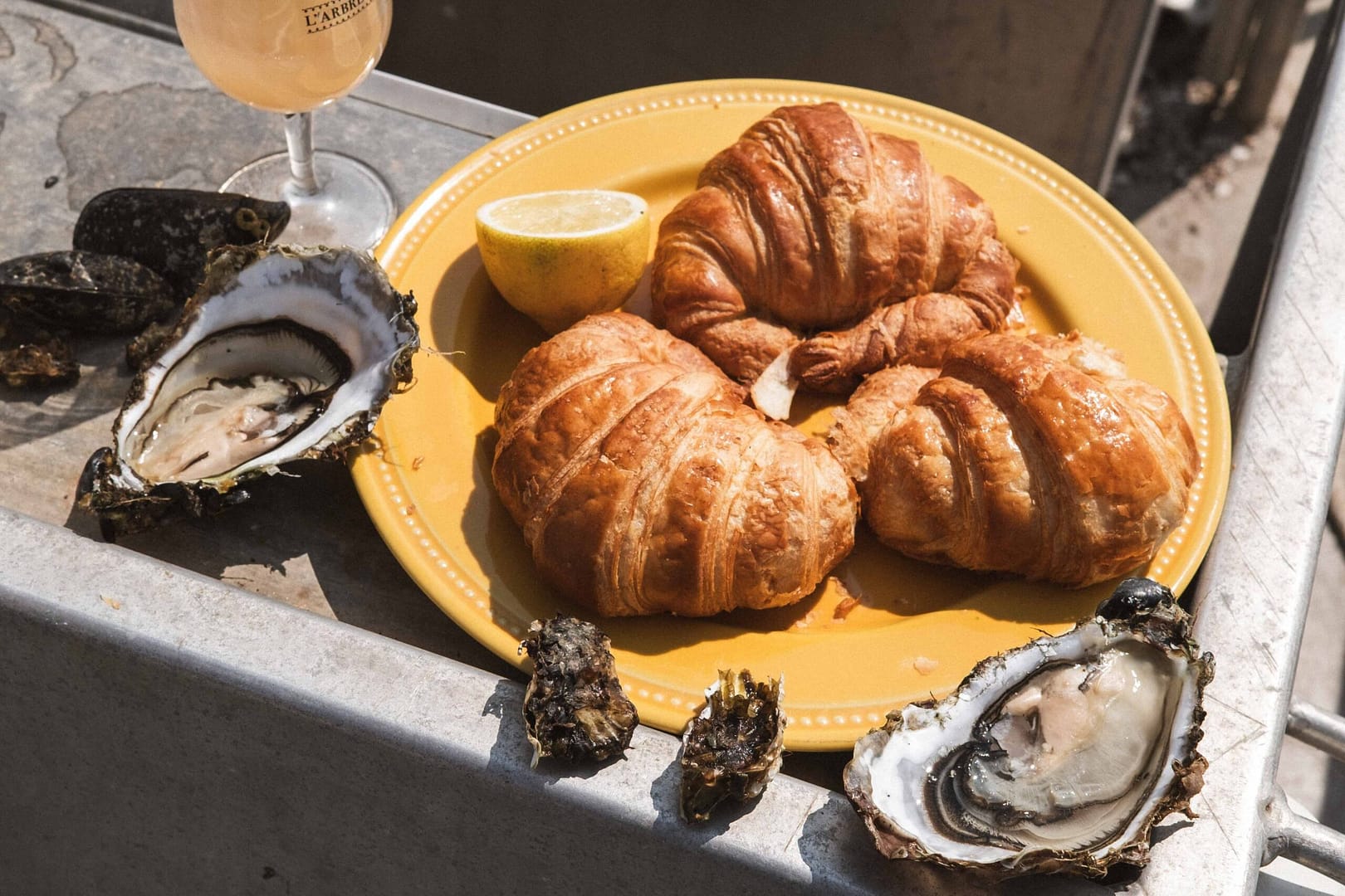 Dégustez la gastronomie locale issue de la terre et de la mer du Languedoc.